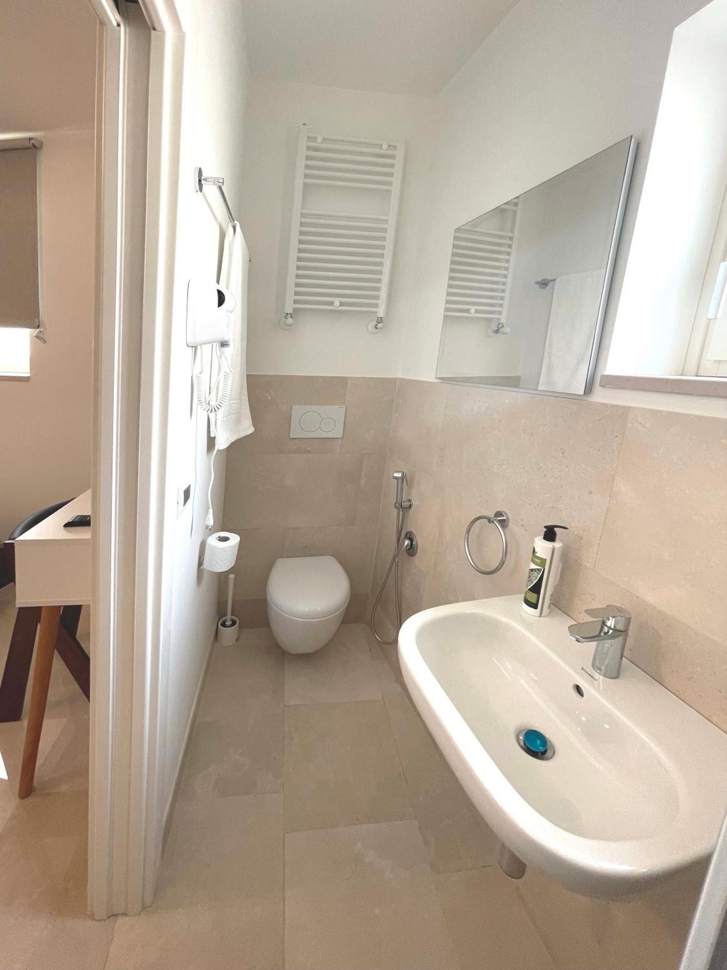 Augustea Bed and Breakfast Sannicandro di Bari Buitenkant foto